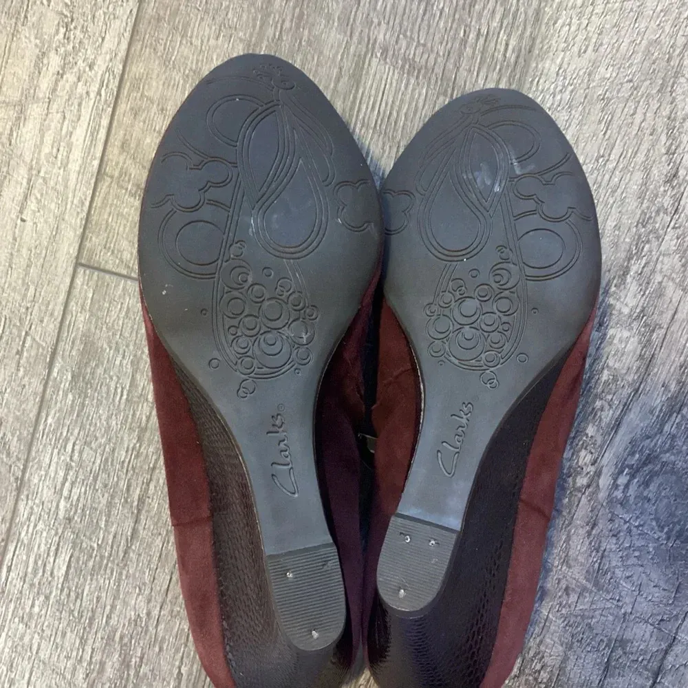 Clarks Artisan Purity Frost Wedge Booties Size 7 - Image 7