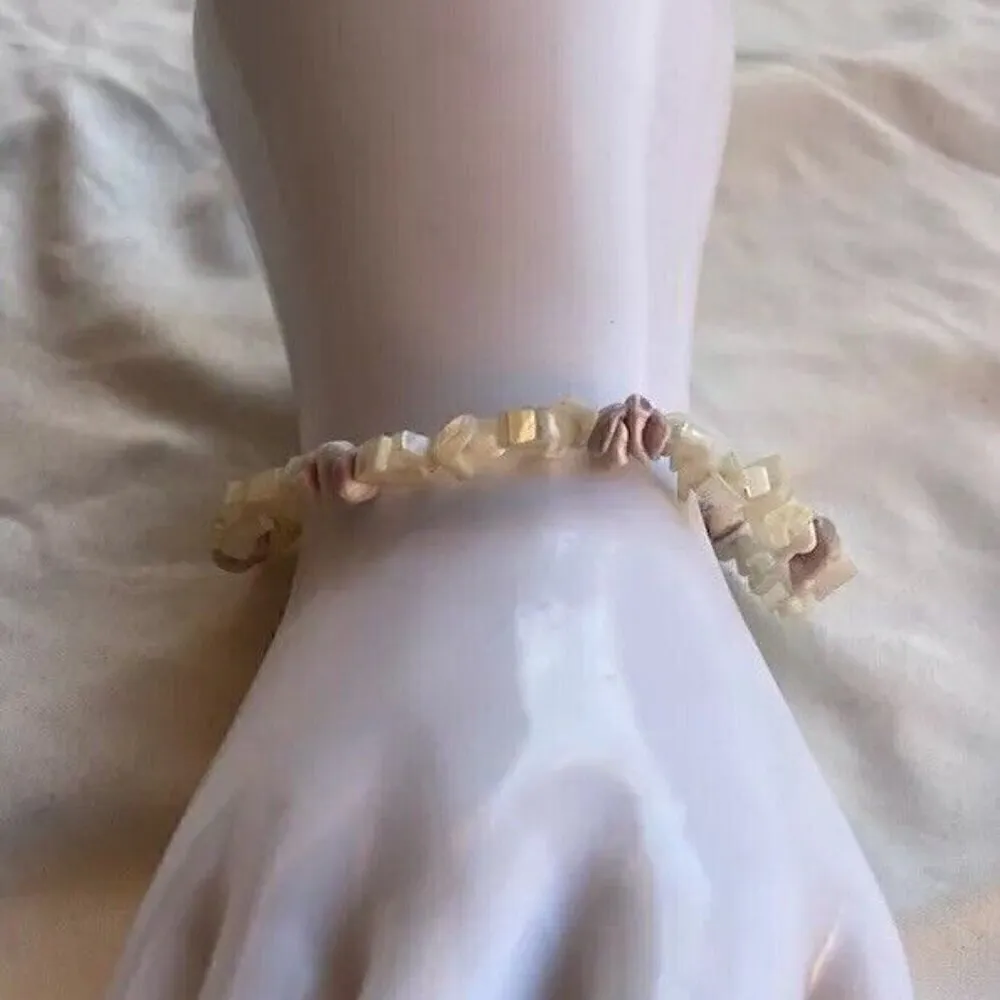 Vintage Pink and White/Pink Puka Shell Bracelet With Gold Beads and Clasp Sz 8 - Image 4