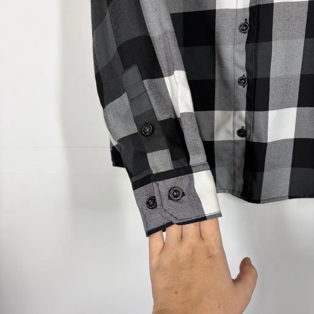 DIXXON Women’s Finish Line Flannel Size Medium Black - Image 6