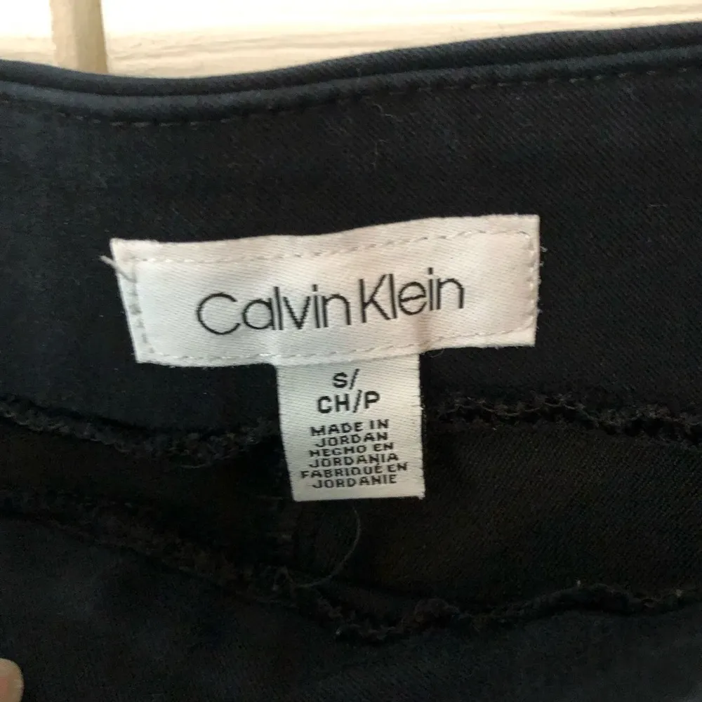 Women’s Black Calvin Klein Cargo Crop Pants Size S - Image 10