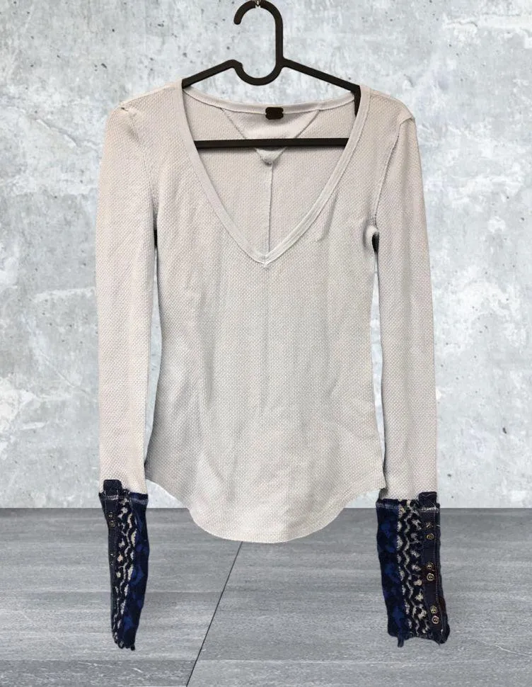 WE THE FREE‎  people SZ XS BLUE WAFFLE KNIT V-NECK SWEATER CUFF SLEEVE BOHO TOP - Image 3