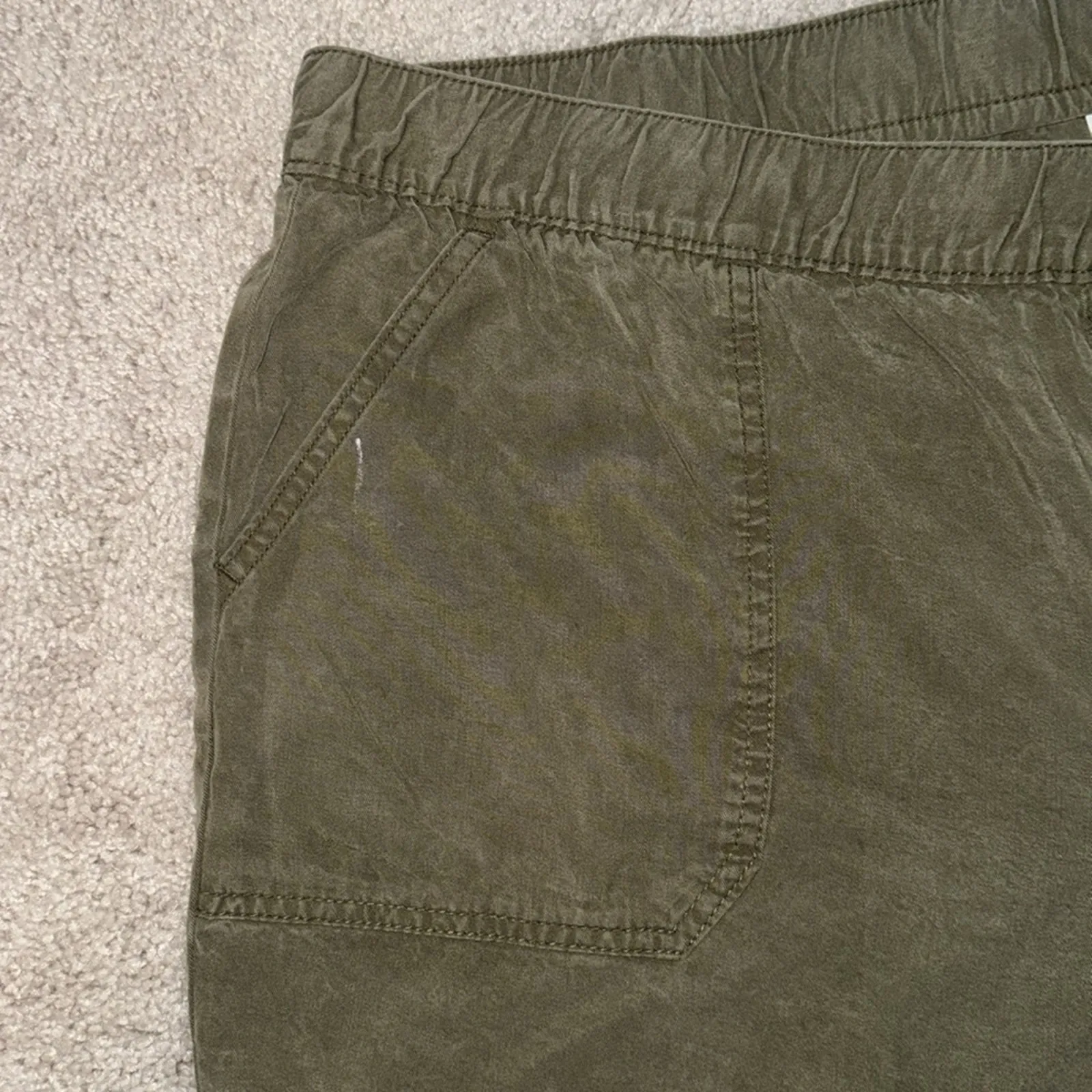 Old Navy Olive Green Soft Pull On Elastic Waist Shorts Womens XL - Image 3