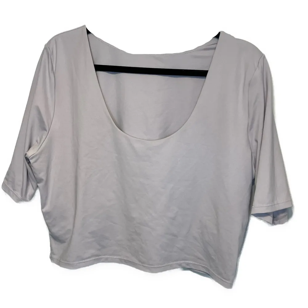 Blackmilk | Matte Black Short Sleeve Crop Top | Lavender Sz XXL - Image 6