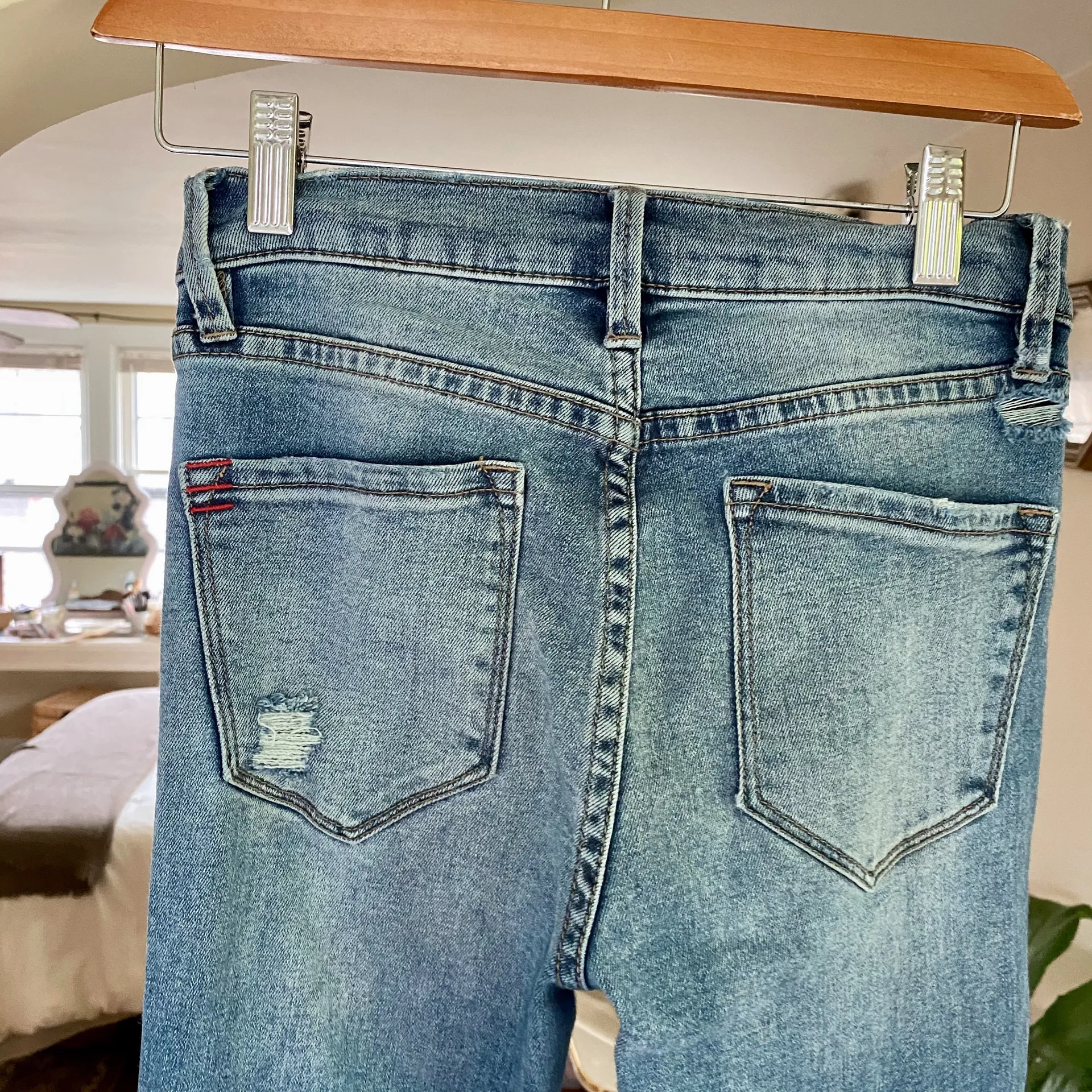 BDG Ripped  Jeans Size 24 - Image 8