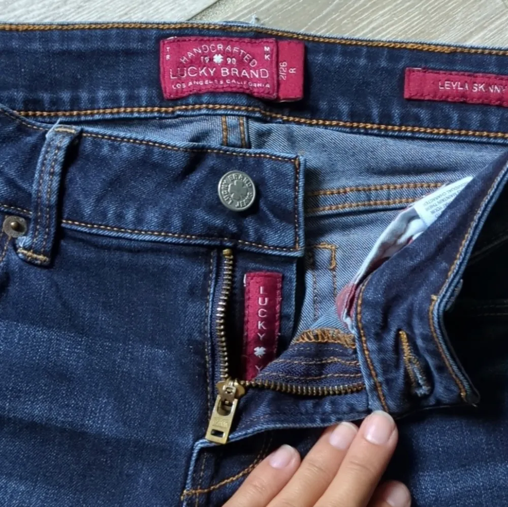 Lucky Brand Leyla Skinny Darkwash Jeans 2/26R - Image 3