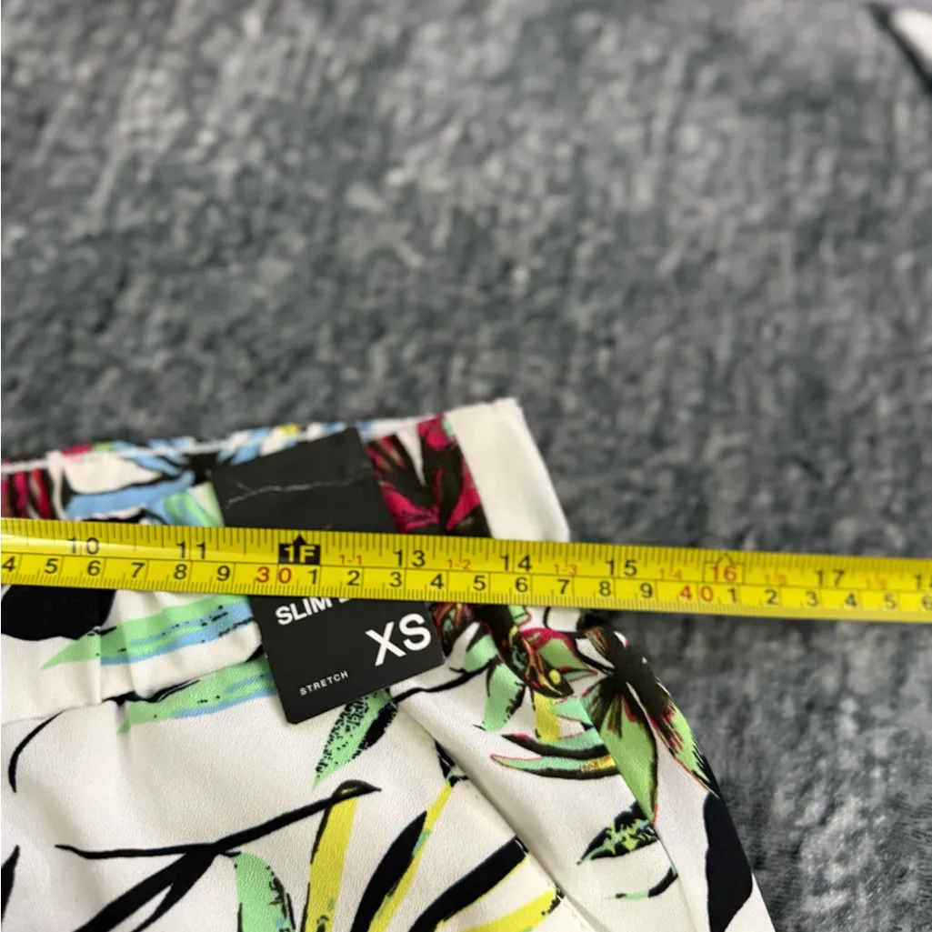 New York & Company Tropical Print Pants Size XS White - Image 8
