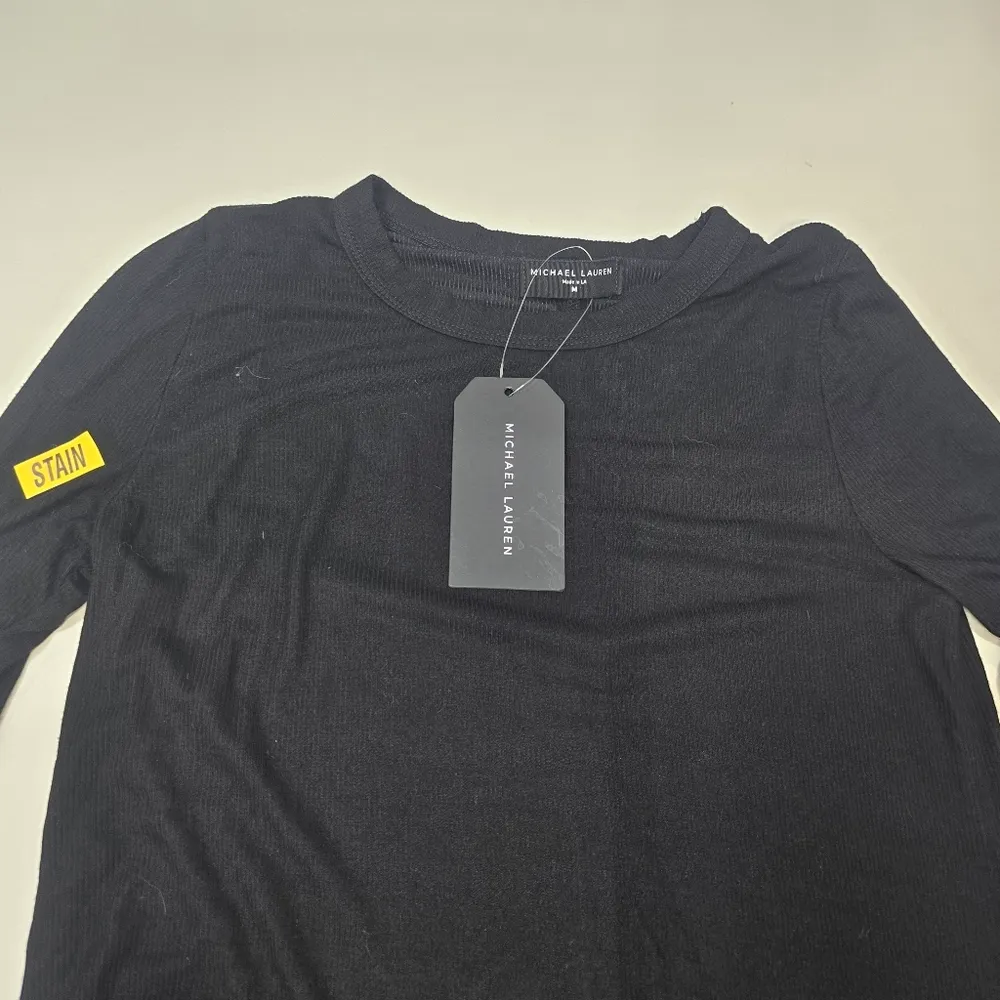 Michael Lauren Sorento Snap Cuff Top in Black - Image 4