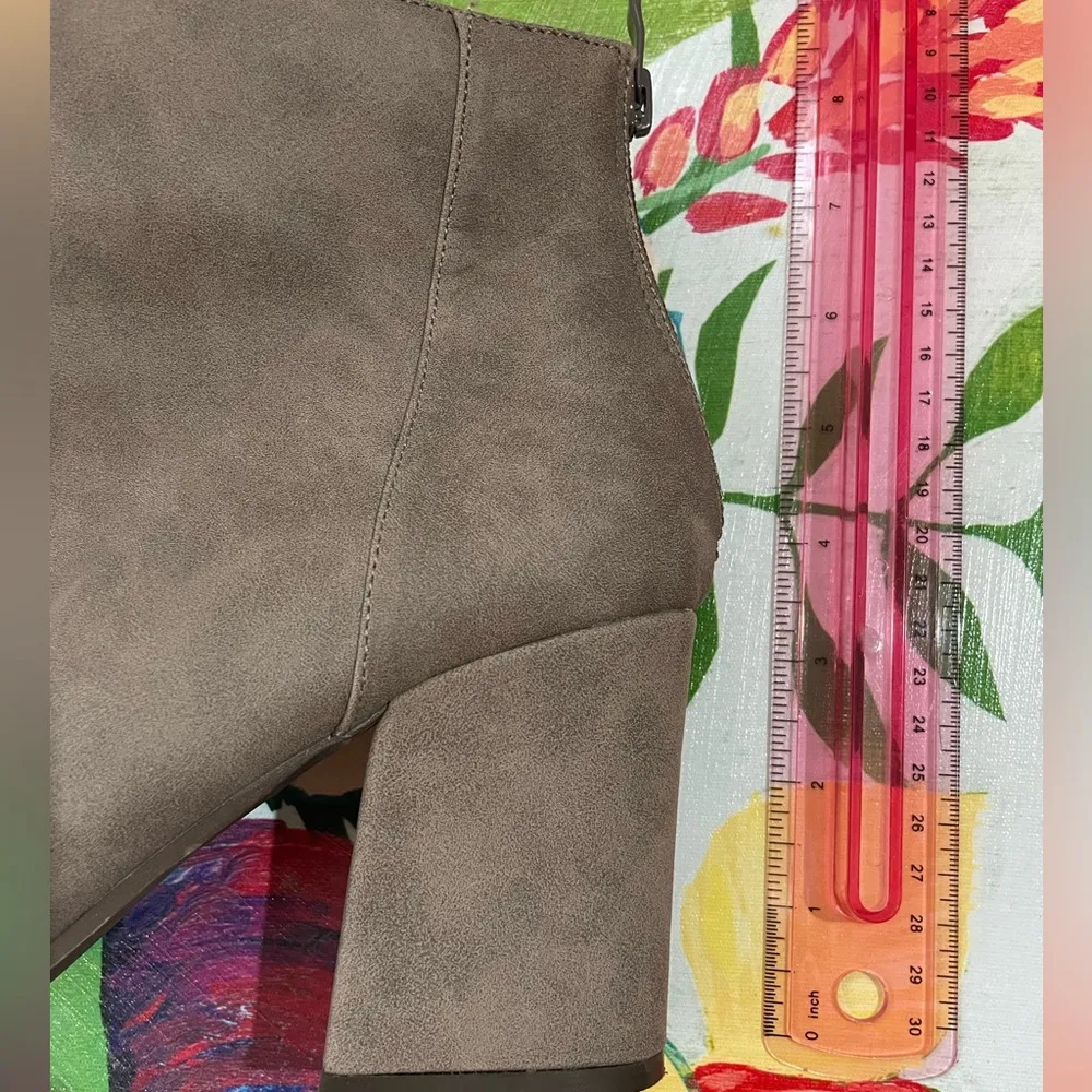 Glaze  Taupe 3 1/4” heel boots Size 10 Worn‎ Once - Image 5