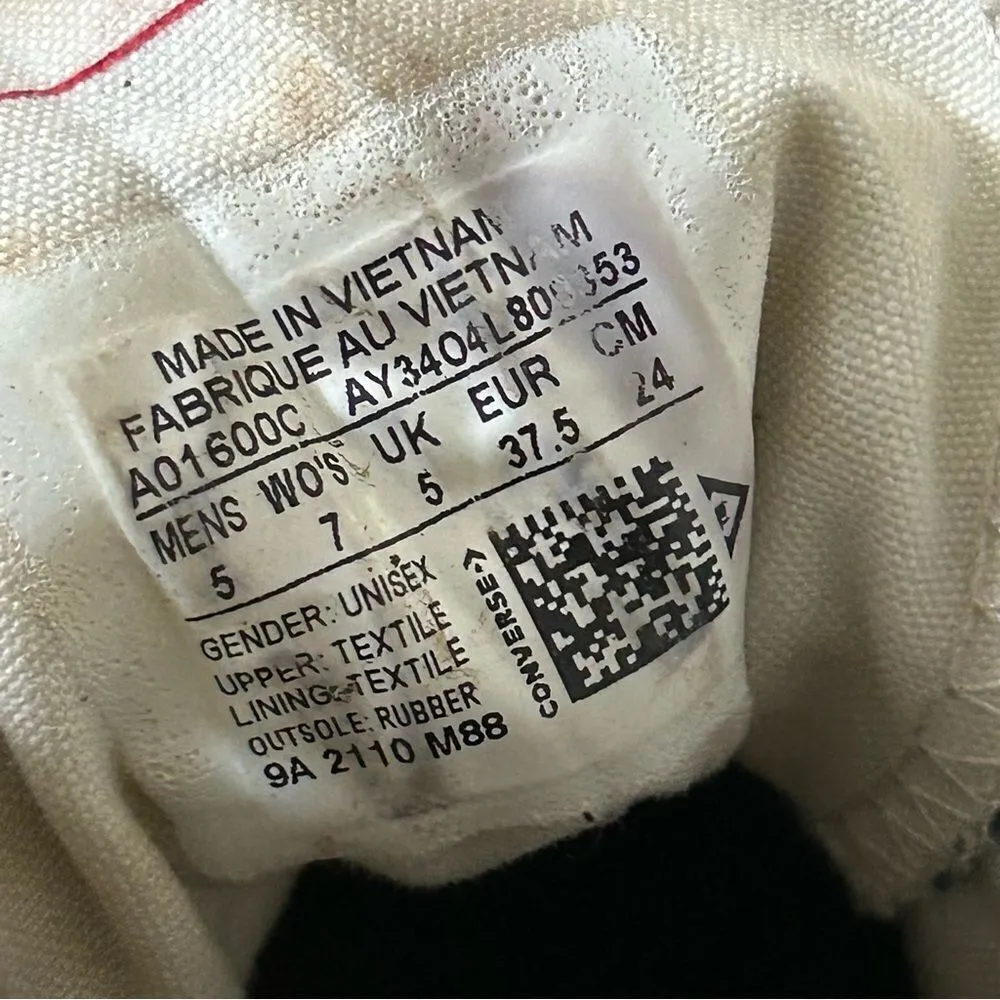 CONVERSE all Star Chuck Taylor hi top kiss lips embroidered lace up shoes sz7 - Image 4