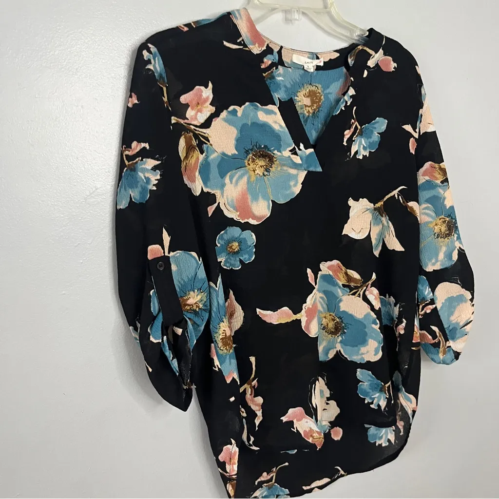 Le Lis Black and Blue Floral Blouse - Image 2