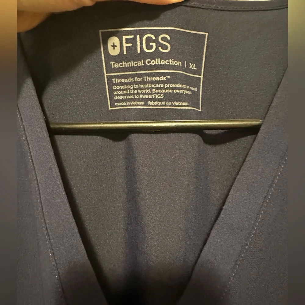 Casma Three-Pocket Scrub Top™ Navy Size XL - Image 10