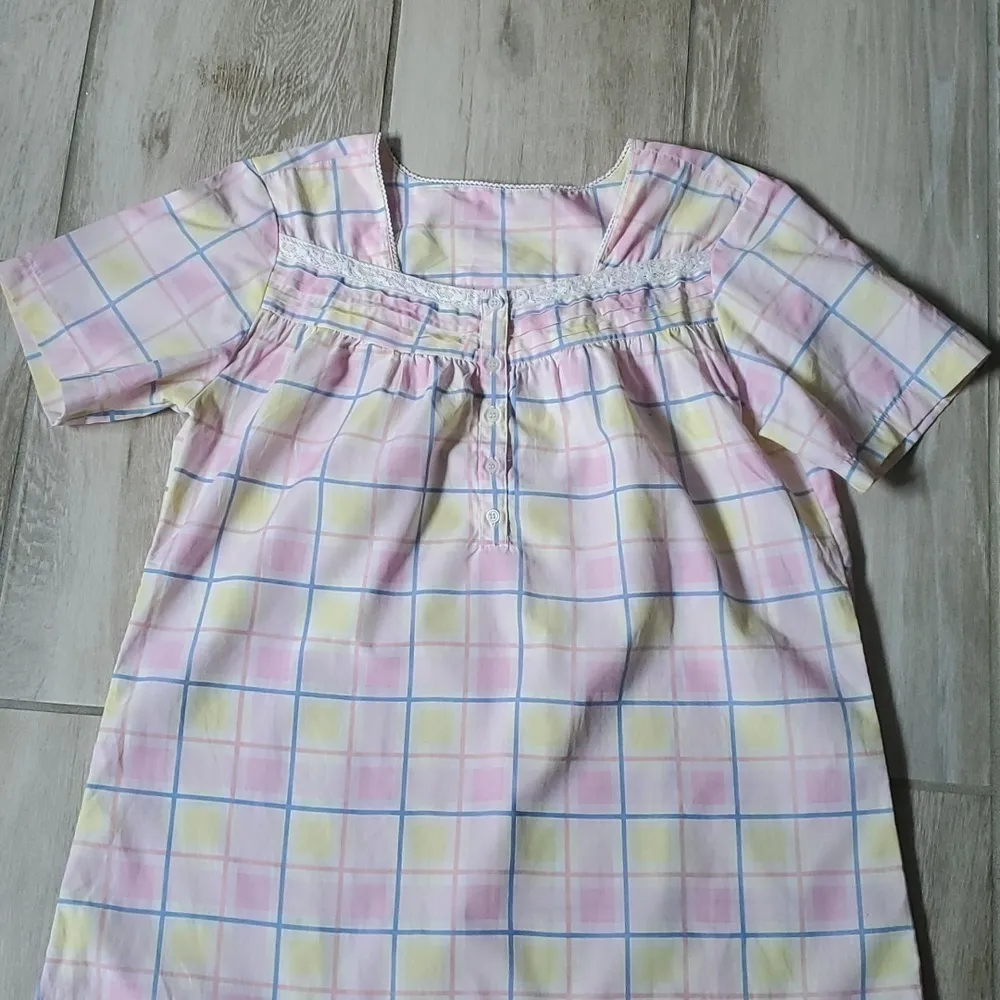 Country Store Plaid Cotton Blend Short Sleeve Nightgown Size M - Image 2