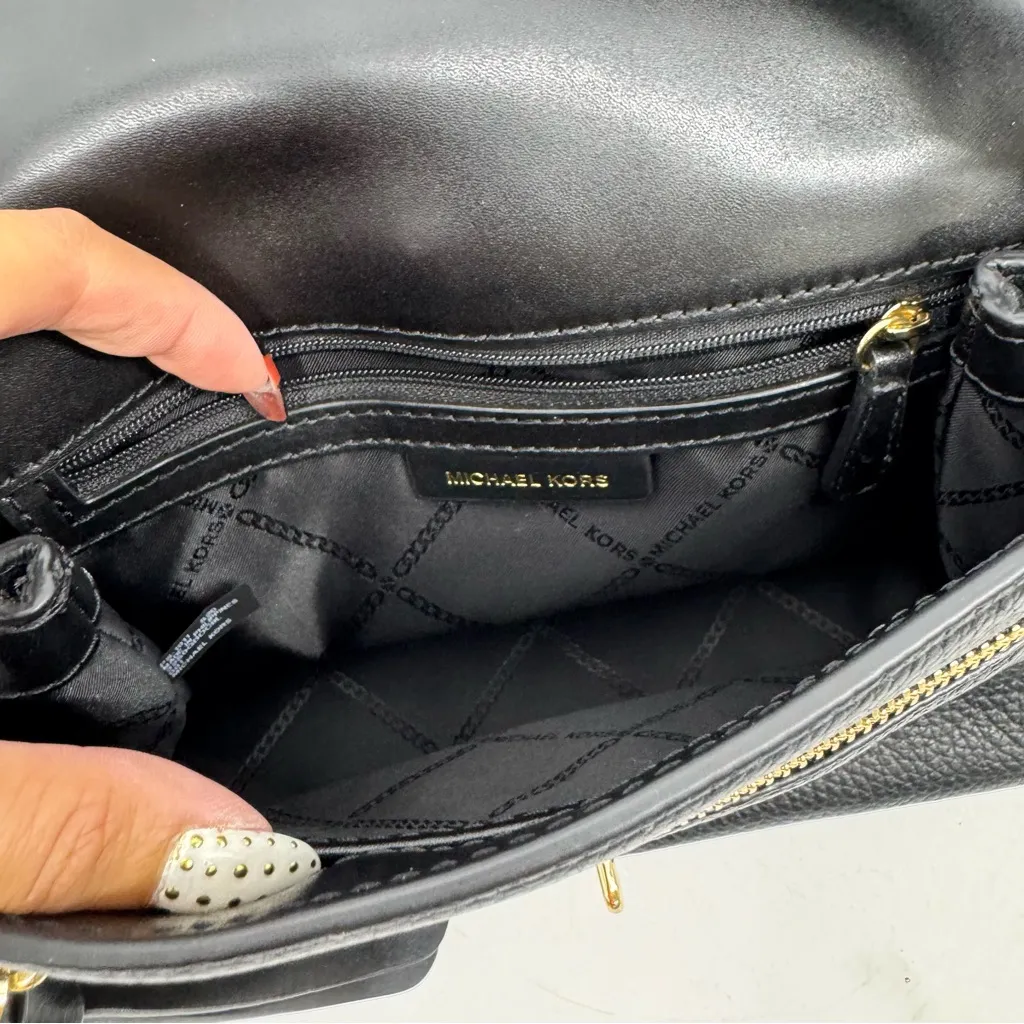 Michael Kors MICHAEL  Bowery Medium Pebbled Leather Crossbody Bag Black - Image 4