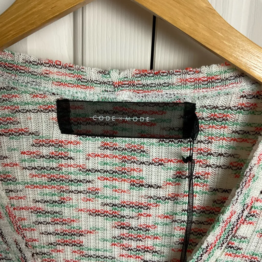 Code x Mode Rib Knit V Neck Long Sleeve Tee Size Small New - Image 2