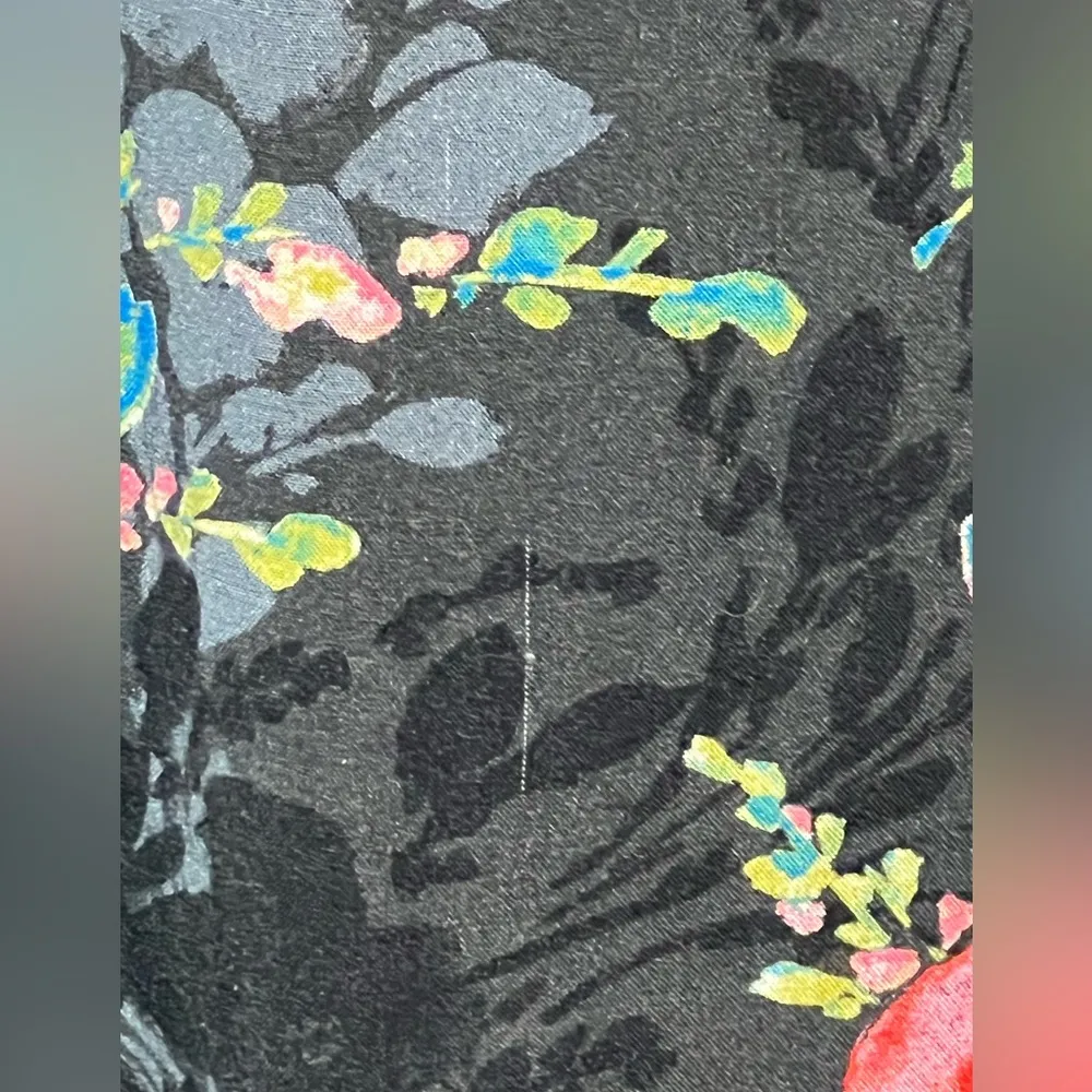 Kut Floral Print Women's Top - Gray and Black, Lg - Image 3