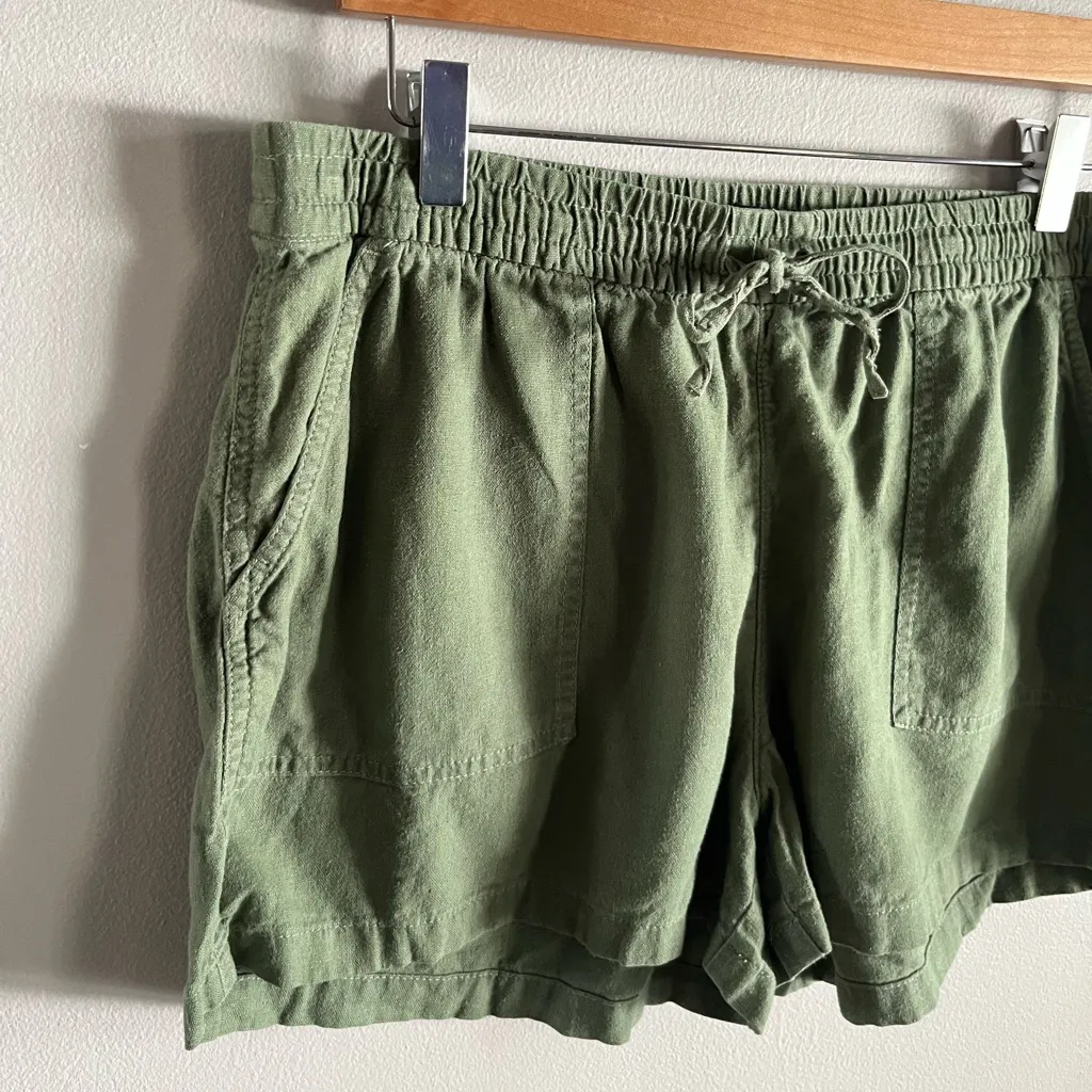 J.Crew Green Linen Blend Drawstring Shorts Size Medium Casual Relaxed Fit - Image 2