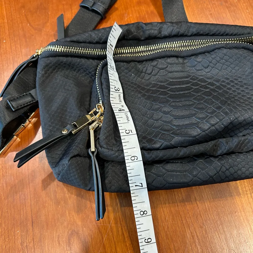 Sol and Selene Fanny bag Black - Image 7