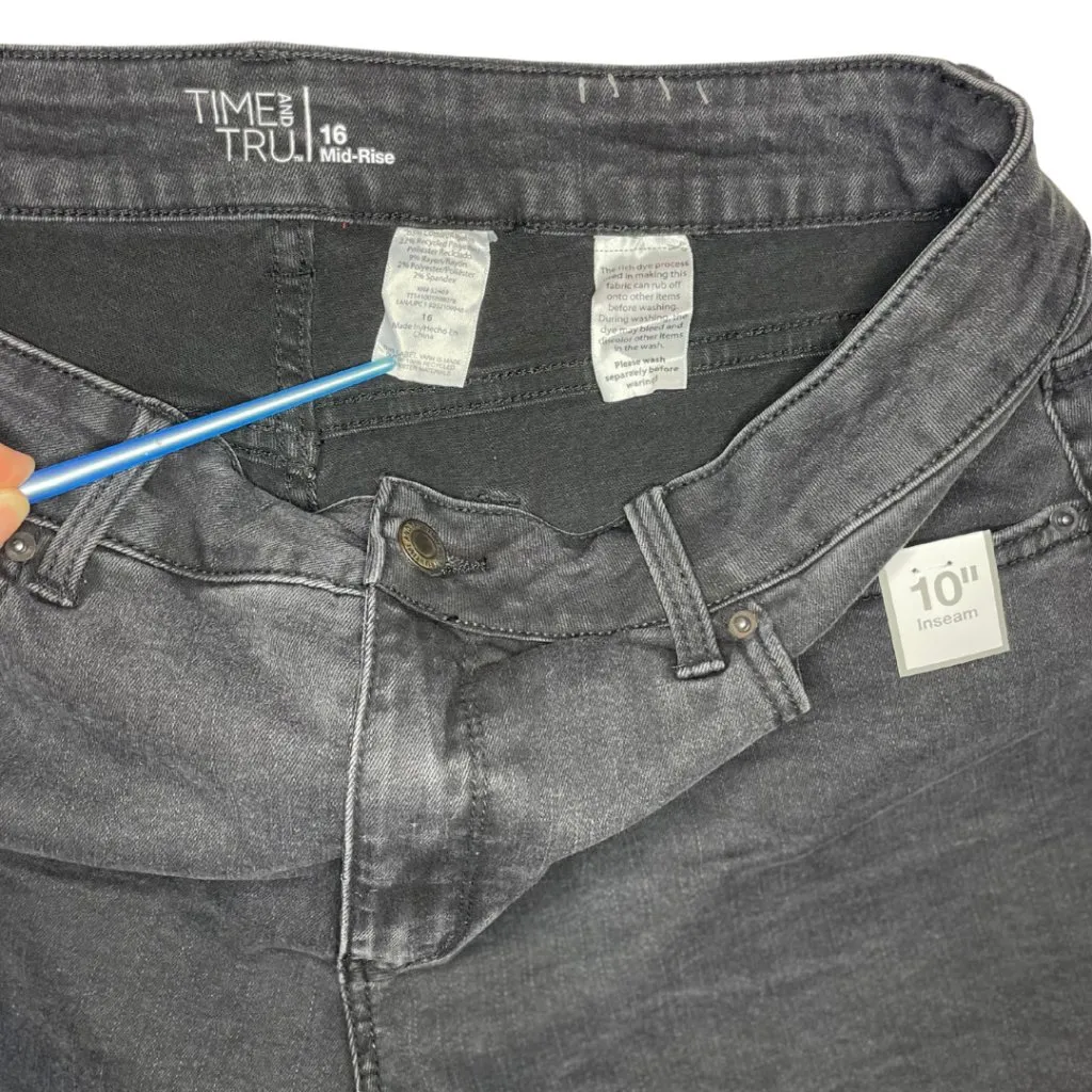 Time and Tru Mid Rise Black Cuffed Denim Bermuda Shorts Jorts Women's 16 NWT - Image 5