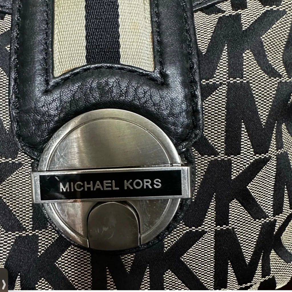 Michael Kors Vintage Westbury Black Beige Classic Small Jacquard Demi Hobo Bag - Image 2