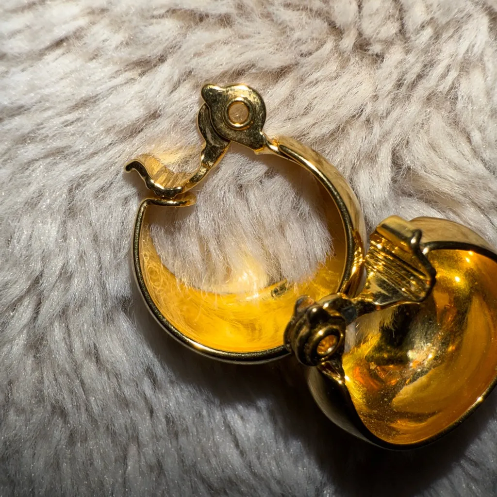 Vintage Monet Goldtone Metal‎ Hoop Clip On Earrings Chunky Wide Gold - Image 3