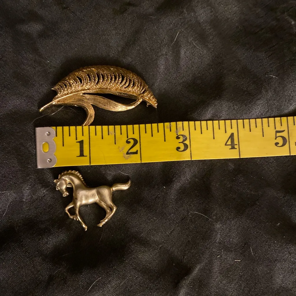 Gold Horse and Feather Brooch Set - Image 4