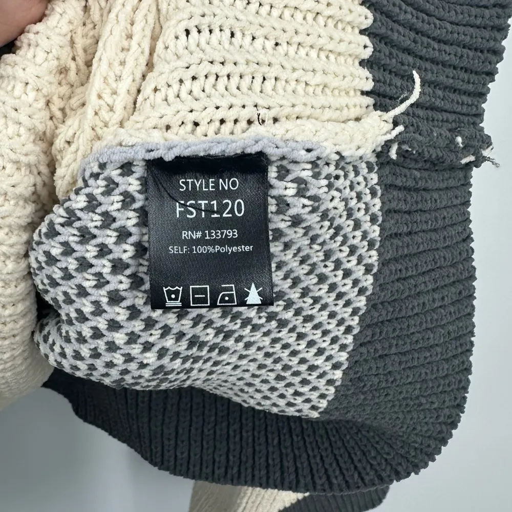 POL Camouflage Baggy Boho Oversized Sweater Size Medium Cozy Fall - Image 9