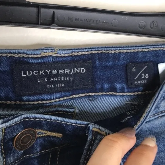 Lucky brand ladies dark denim low rise skinny Lolita jeans size 28 - Image 5