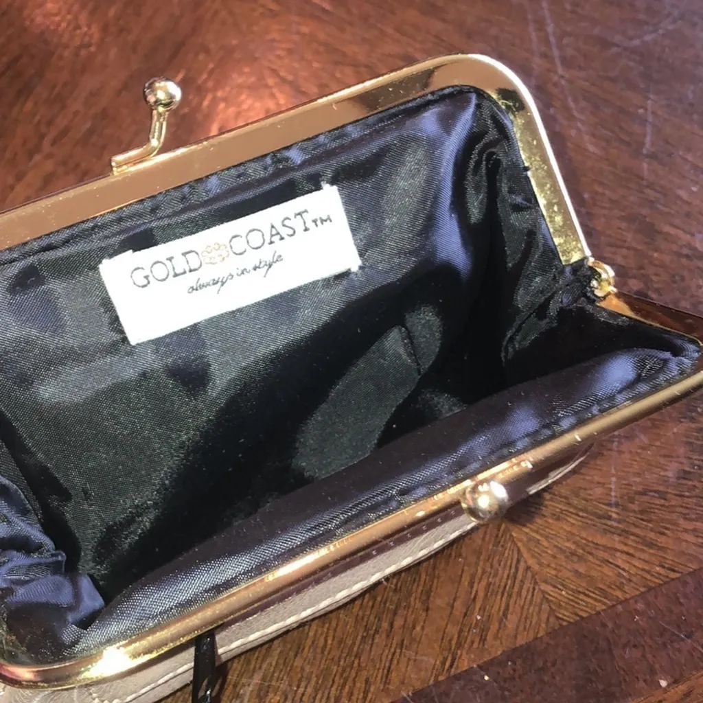 Gold Coast Vintage Cream Color Gold Tone Kiss Lock Change Purse Clutch - Image 4