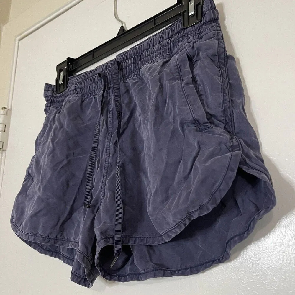 LULULEMON navy blue wash casual running shorts size 6 - Image 2