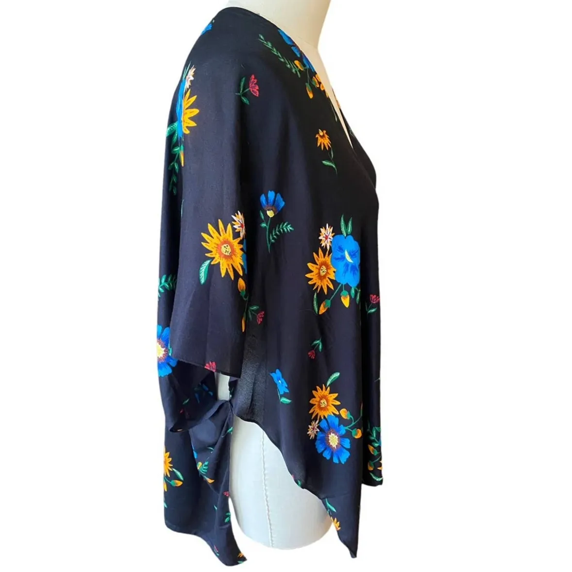 NWT ~ LOFT Black Floral Boho Shawl Cape Bohemian Coverup Wrap ~ Women's M / L - Image 3
