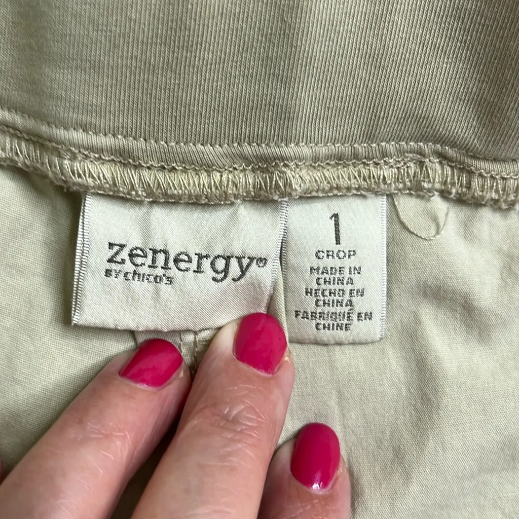 Chico's Zenergy pull on lightweight front pockets cropped pants, size medium - Image 9