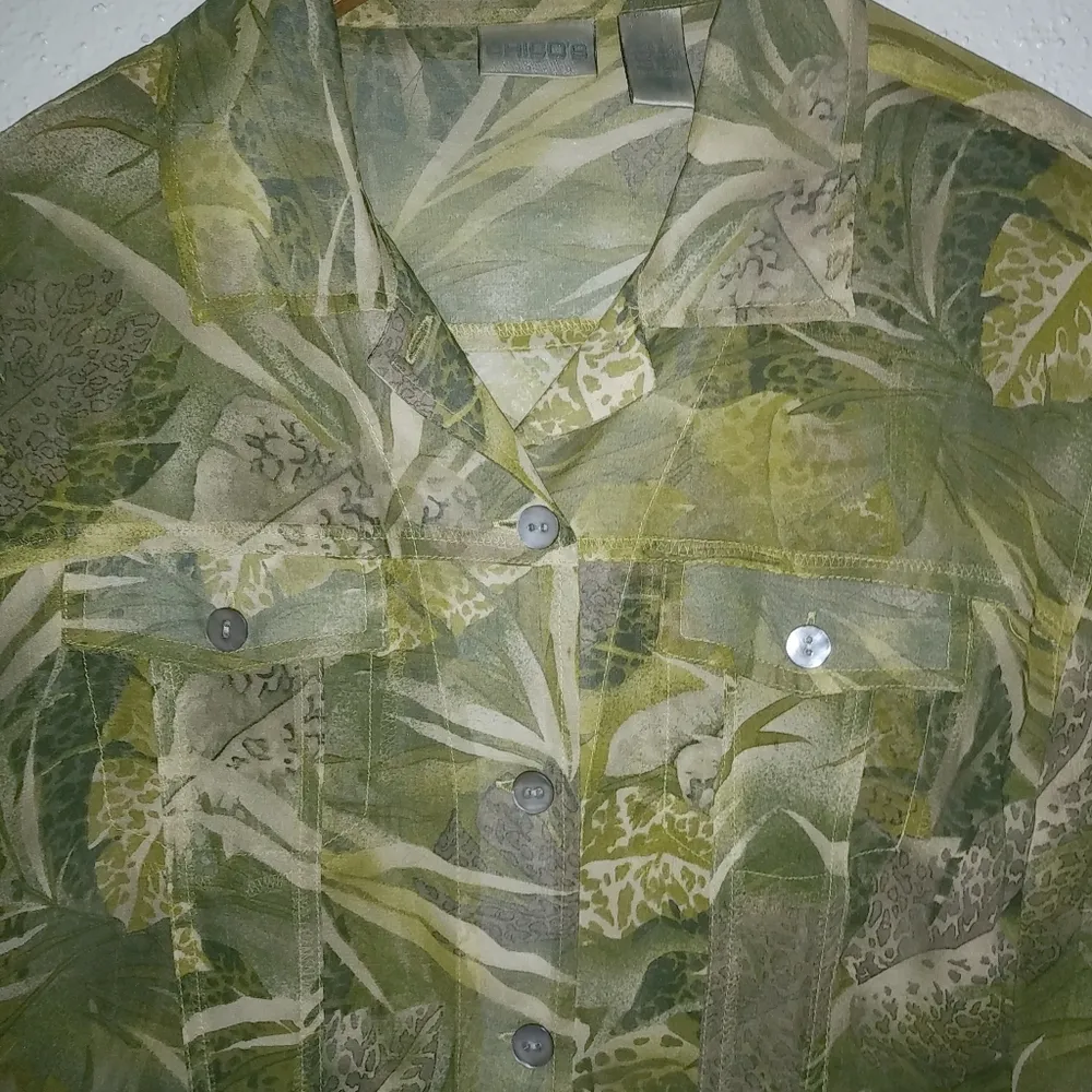 Chicos 2 12 Silk Pocketed Long Sleeved Safari Print Button Down Top Semi-Sheer - Image 6