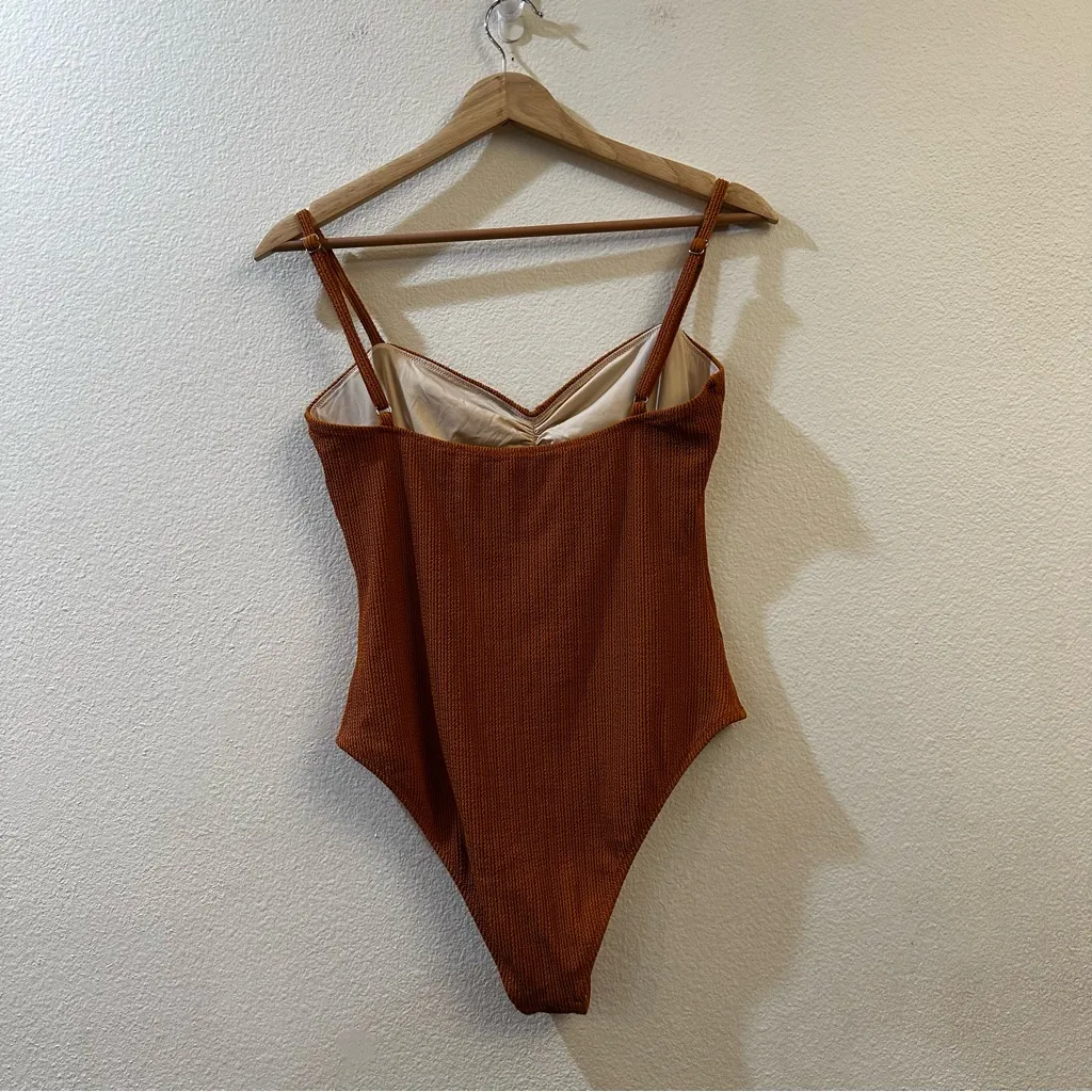 WANDERLUST Swim One Piece Tan Sienna Textured Swimsuit Size Large - Image 5