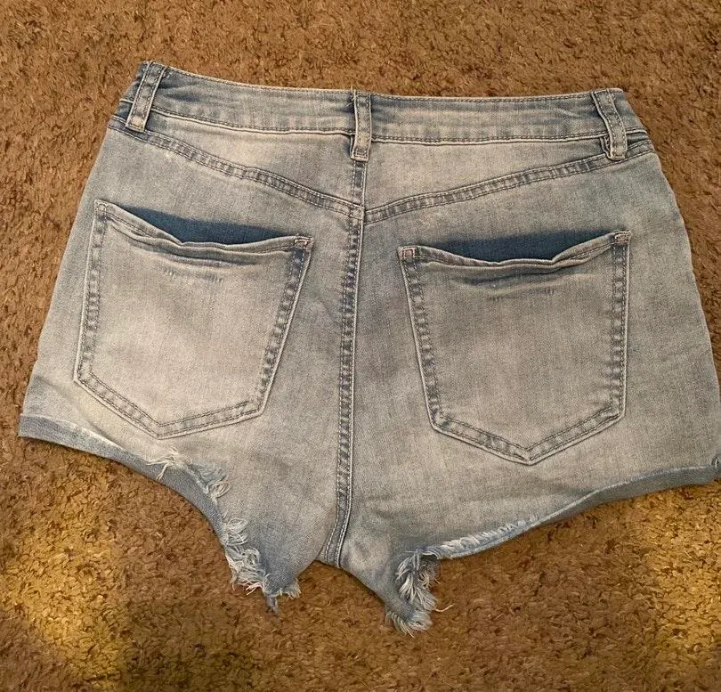 Refuge Light Denim Shorts - Image 2