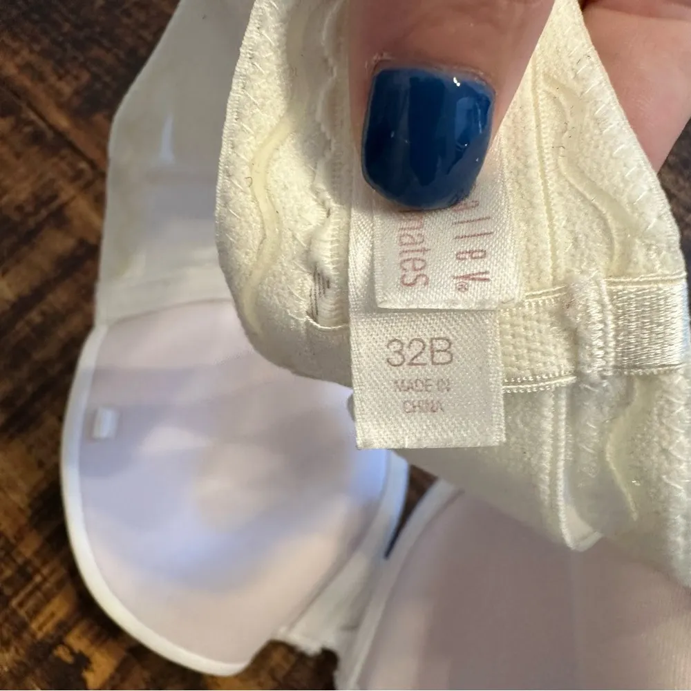 Gilligan & Malley White Strapless Bra- EUC - Image 3