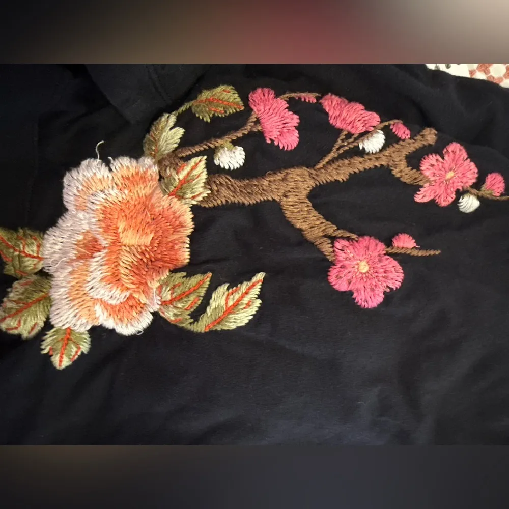 JWLA Johnny Was Elegant Blue Sleeveless Top with Floral Embroidery size M Size M - Image 12