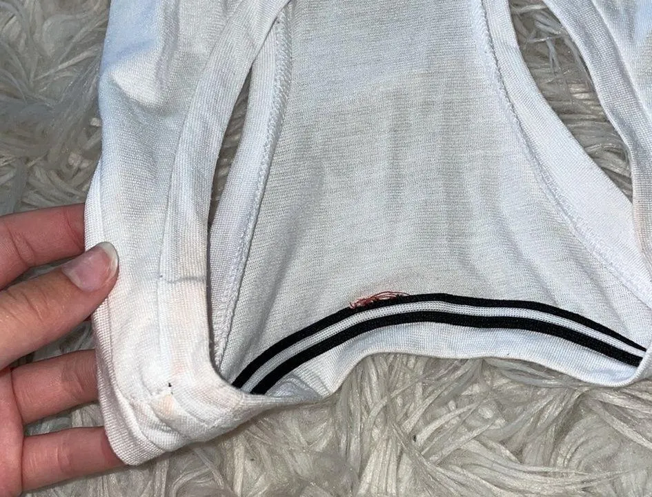 white and black nike tank top - Image 3