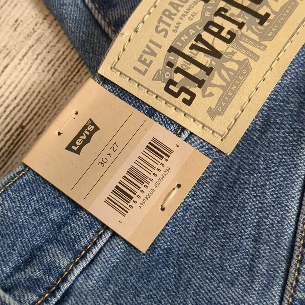 Levi's silvertab the mom jeans size 30x27 - Image 5