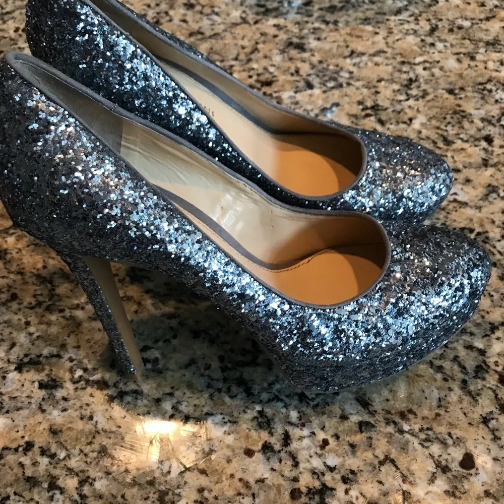 Gianni Bini  Silver glitter sparkle heels dressy party holiday wedding excellent - Image 2