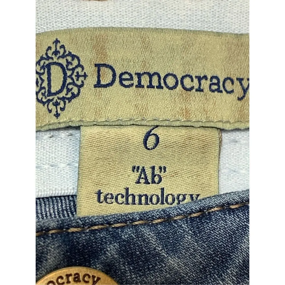 Democracy Women's Mid-Rise Ankle Length Five Pocket Distressed Jeans Blue Size 6 - Image 7