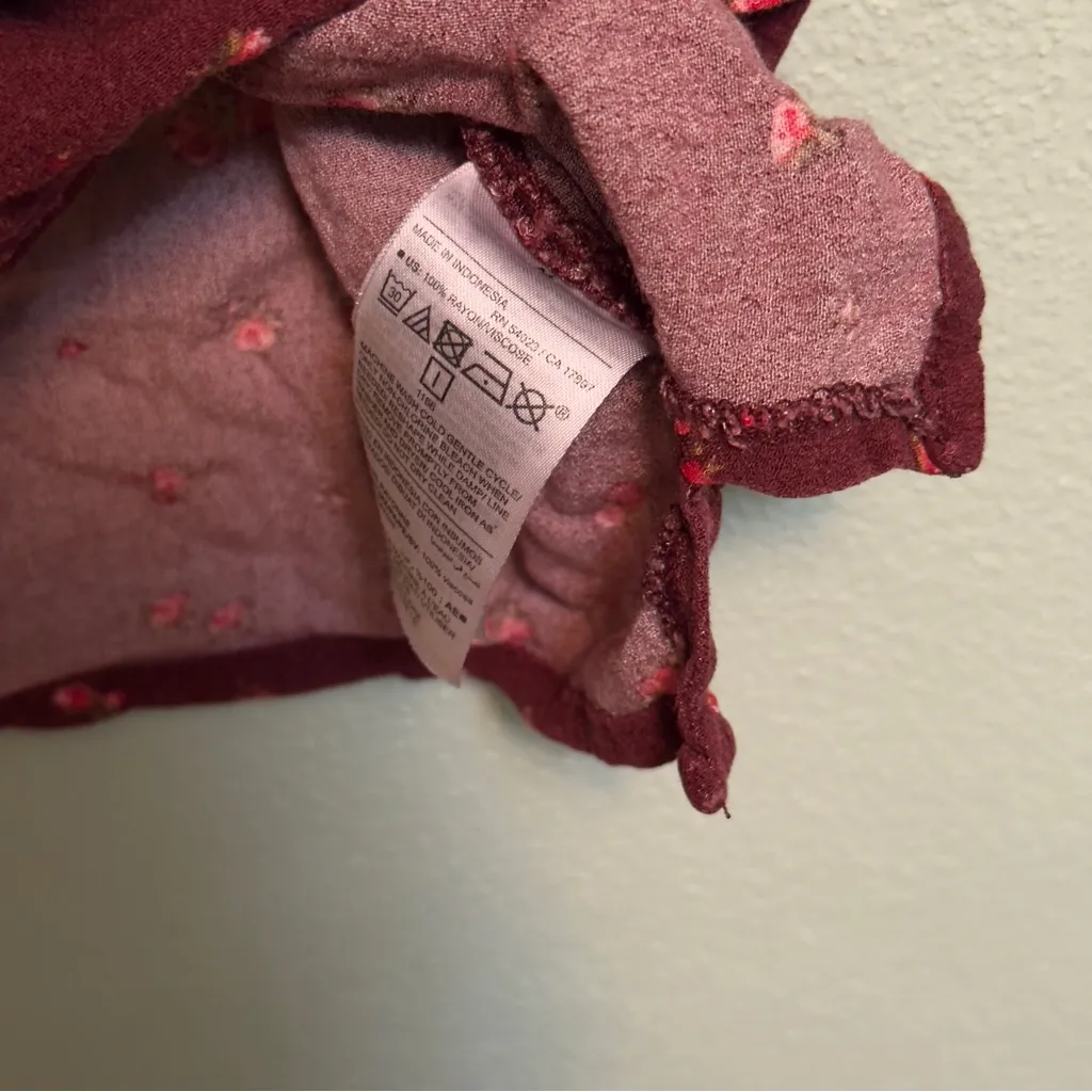 Floral V-Neck Ruched Top - Image 5