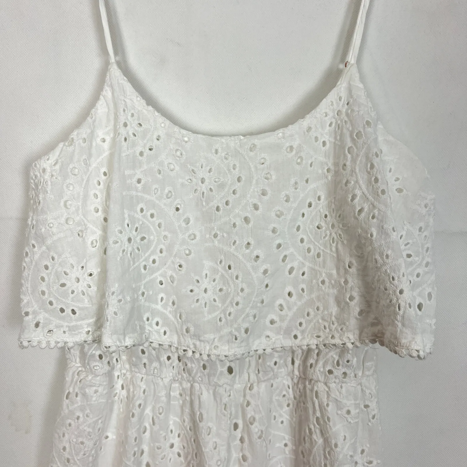LA Hearts Eyelet Sleeveless Ruffle White Romper - Image 4