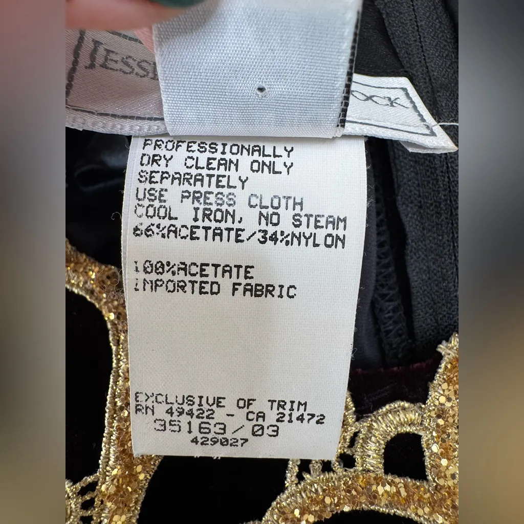 Vintage 90’s Jessica McClintock Gunne Sax Red Velvet Gold Lace Neck Dress 3/4 Size undefined - Image 5