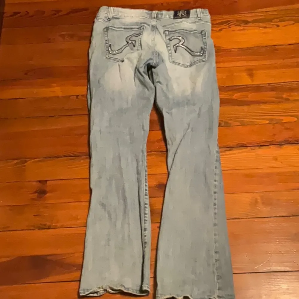 Rock & Republic Kasandra Embellished Light-Wash Flare Jeans Sz. 12 - Image 7