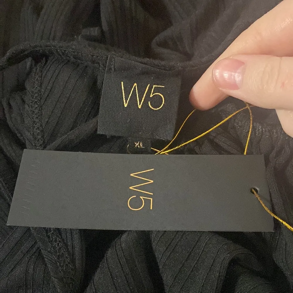 W5 textured ribbed open back cutout puff sleeve blouse size XL - Image 10