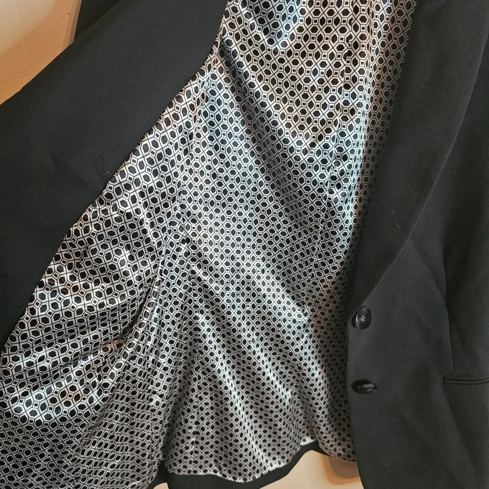 Antonio Melani Size 8 Black Button Front Blazer - Image 5