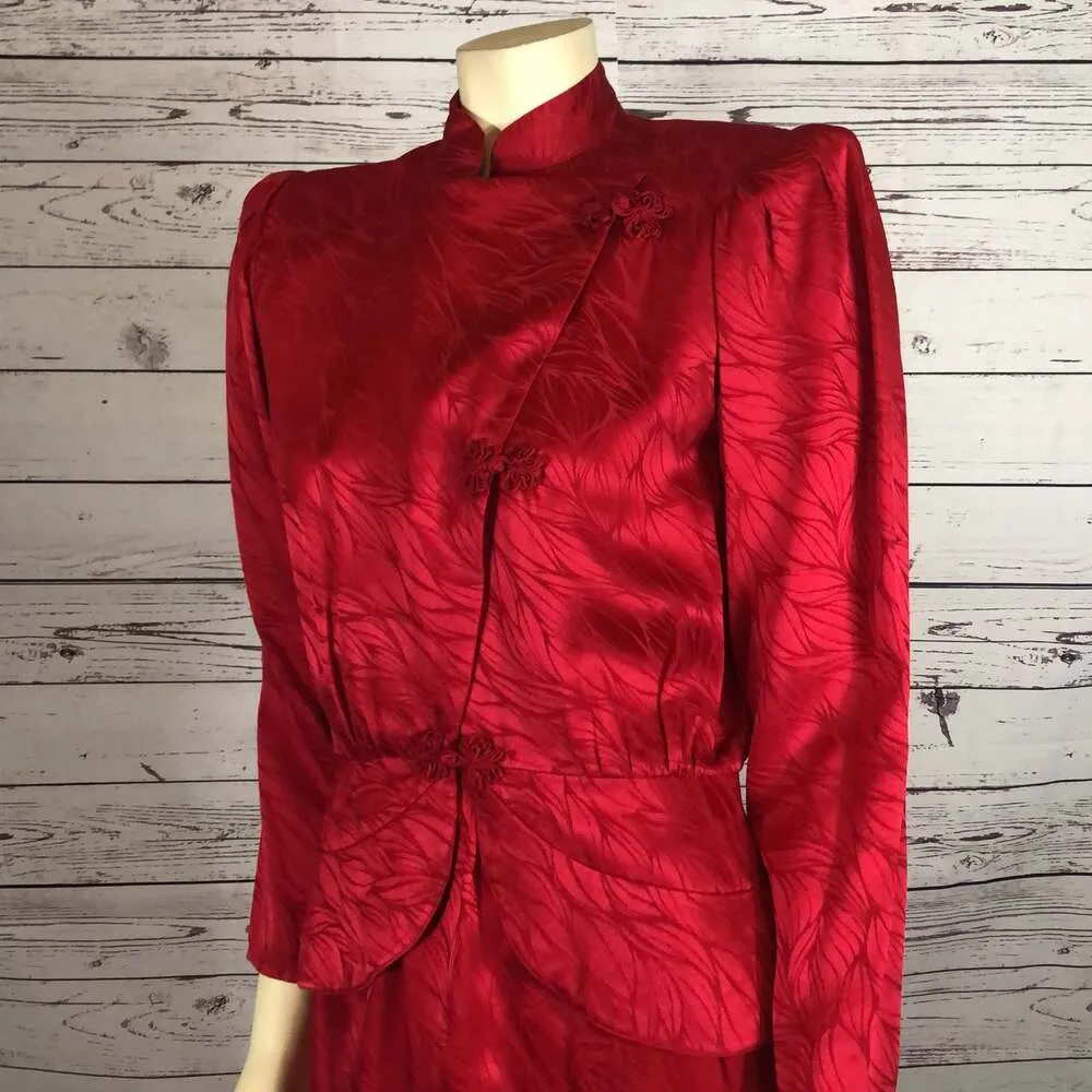 Vintage Argenti 100% pure Silk red skirt suit with asymmetrical closing size 6 - Image 10