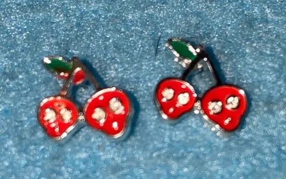STRAWBERRY pierced earrings in red green enamel silver studs vintage new - Image 1
