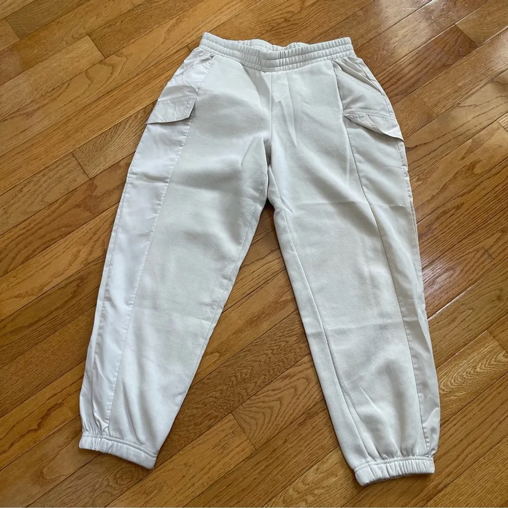 Better / Together Women's Baggy Cargo Fleece Sweat Pants Beige Lounge joggers L Size M - Image 3