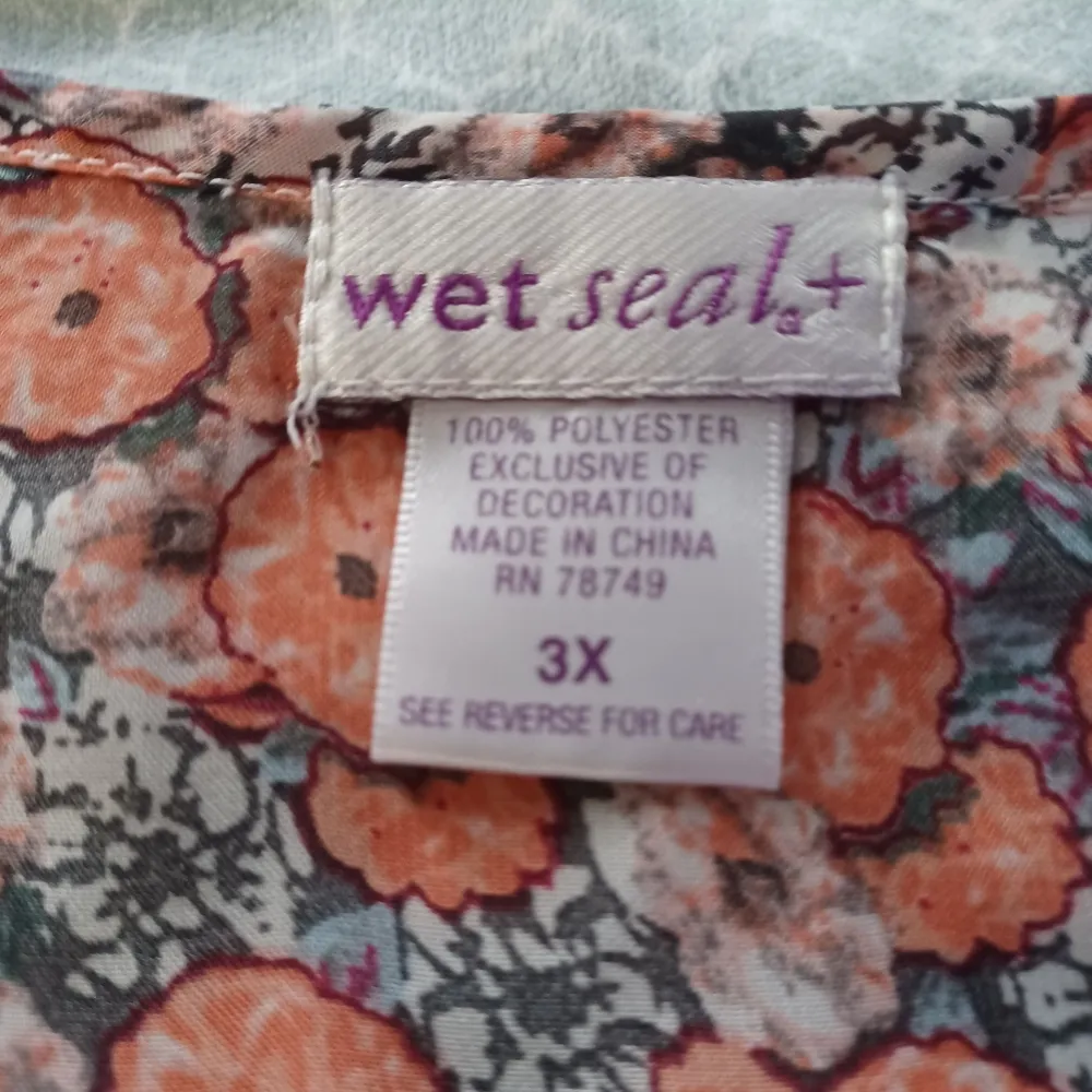 Wet Seal Women’s 3X Short Sleeve Blouse Orange floral - Image 2